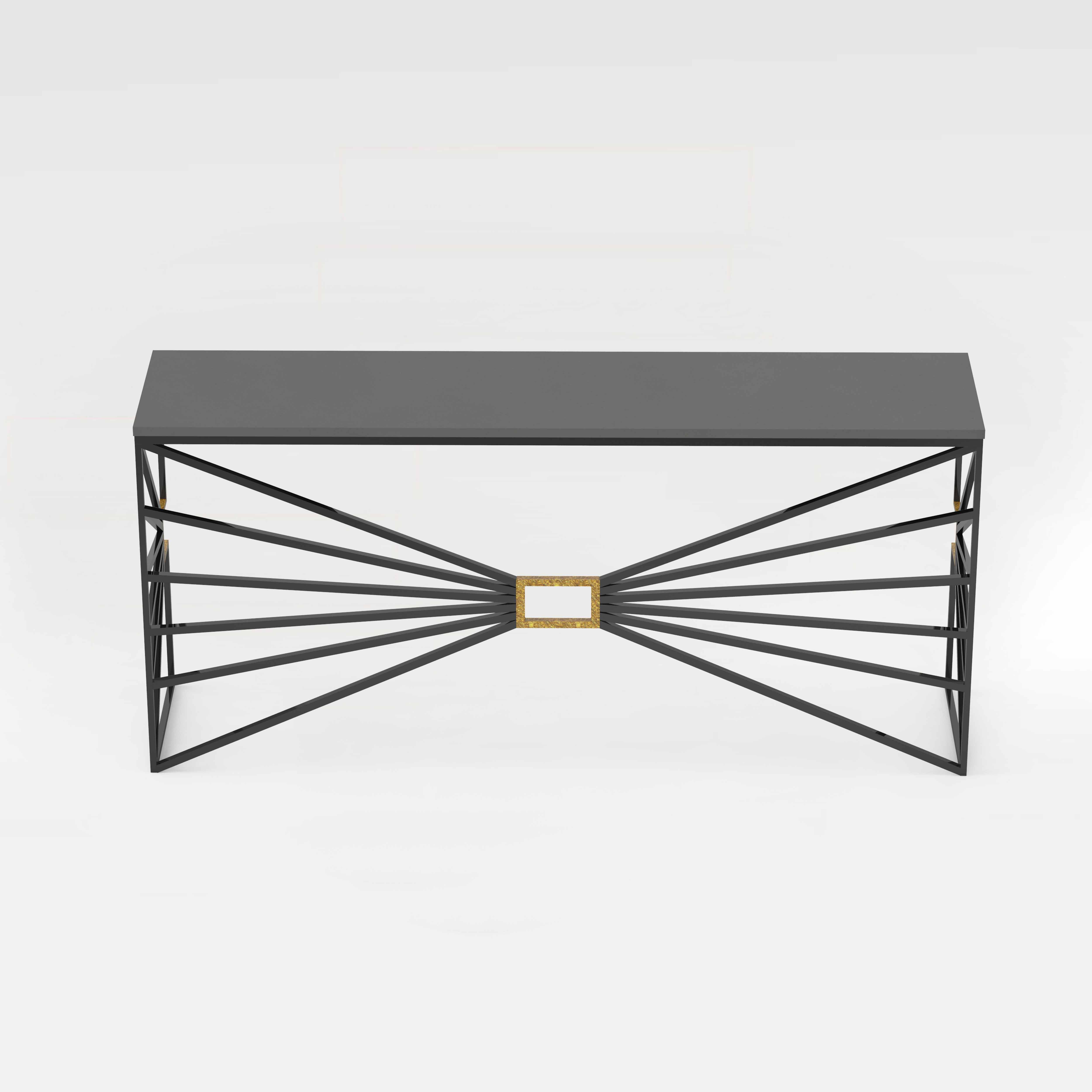 Table console avec plateau en béton noir, structure en acier laqué, finition à la feuille d'or 150 cm