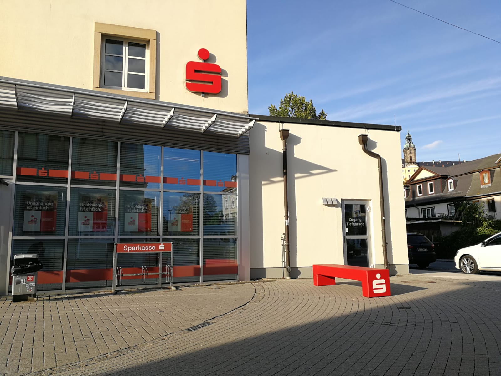 sparkasse-rudolstadt-betonbank-co33-rot-logo7ldFkAQ0DJs7Z