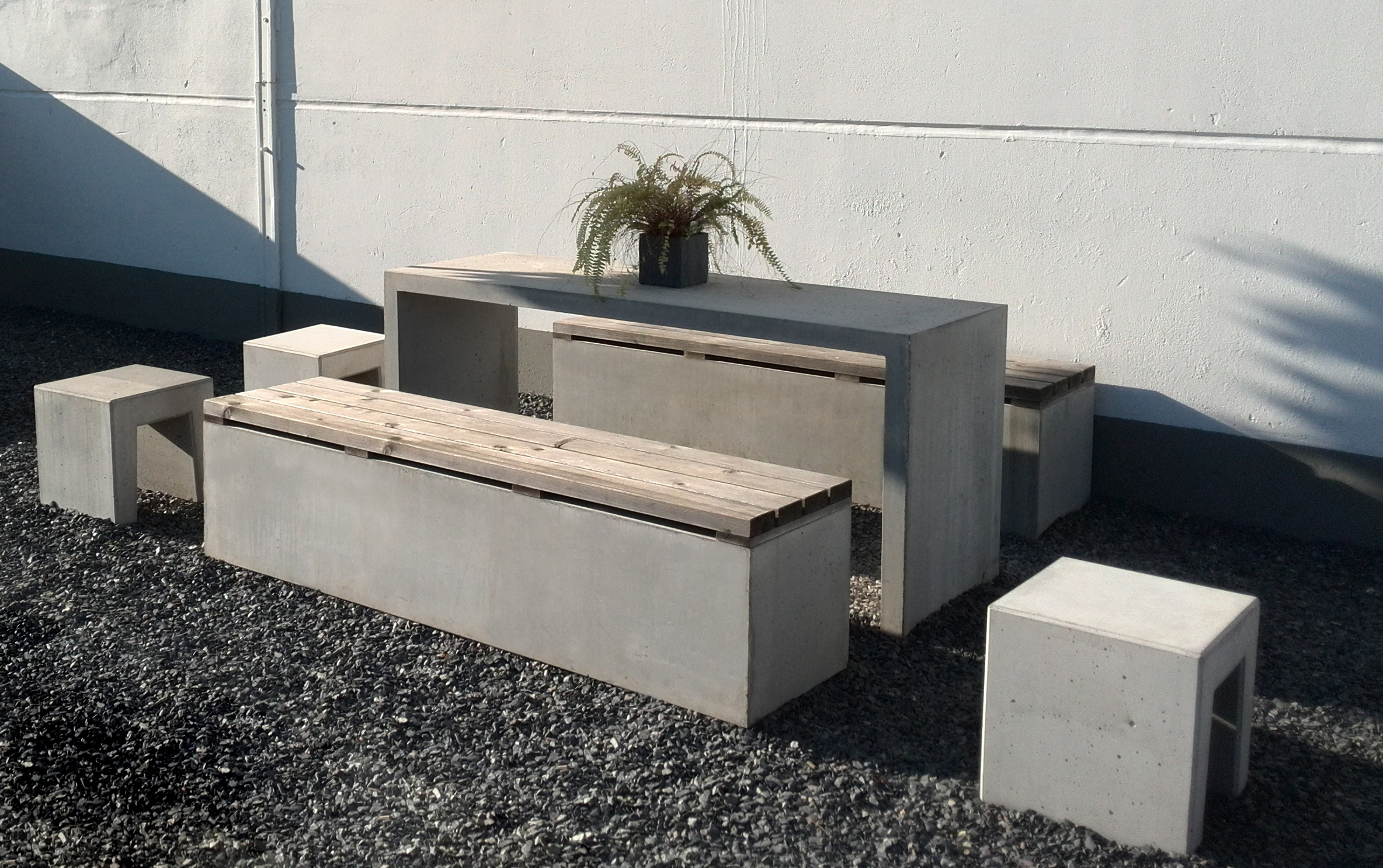 Siztgruppe-beton-bank-hocker-tisch-garten