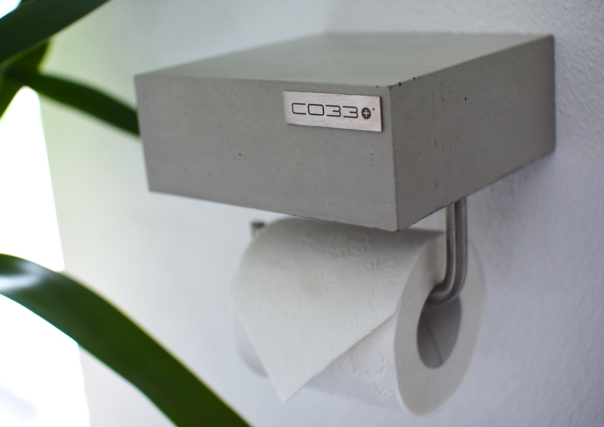 BALNEOS Design Toilettenpapierhalter aus echtem Beton mit Handyablage