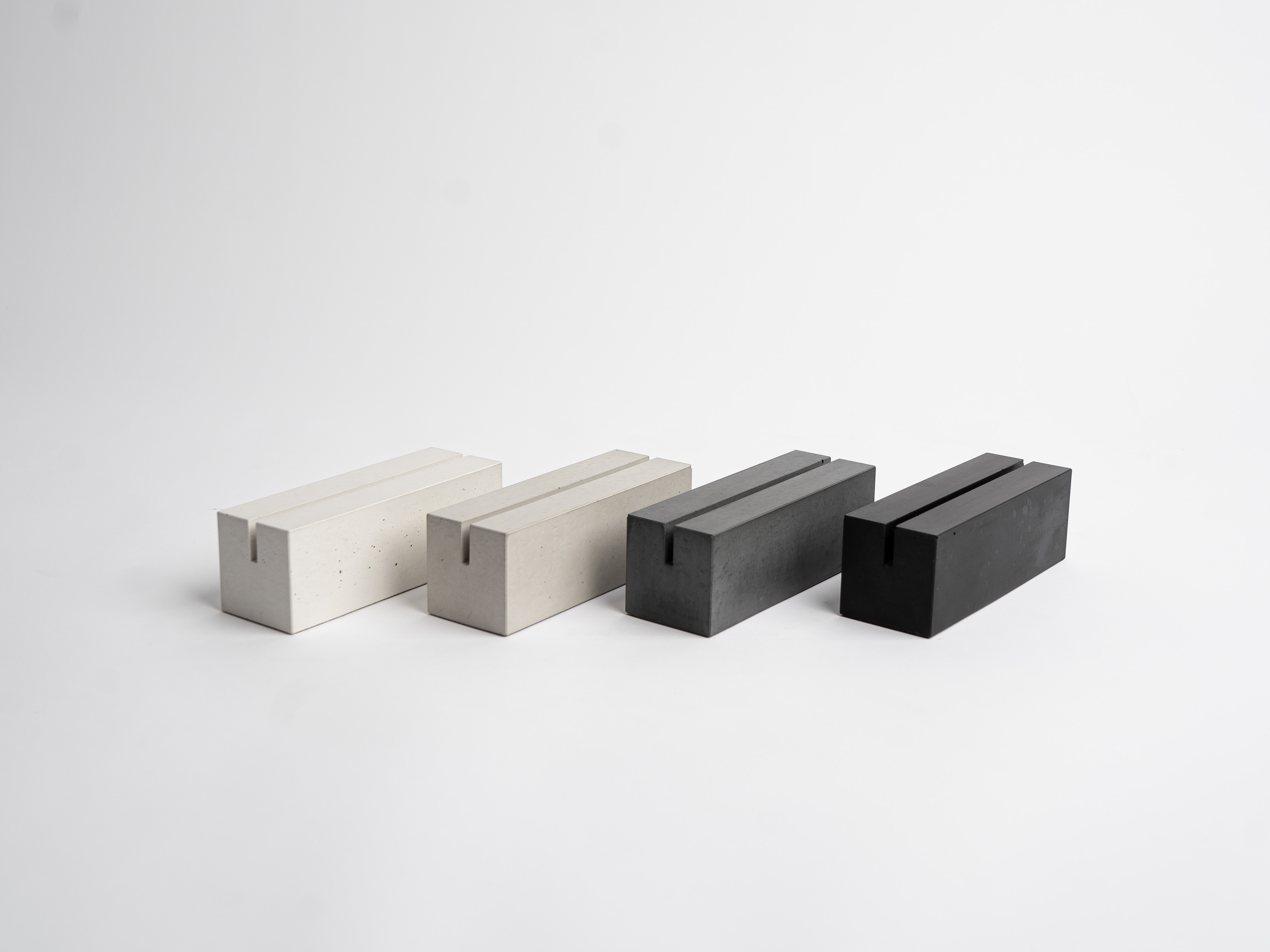 schwere Menükartenhalter aus Beton für Größe A5 - CO33 Betonmöbel Farbauswahl Beton Tischaufsteller, beige, grau, dunkelgrau, schwarz 1 Nut A4