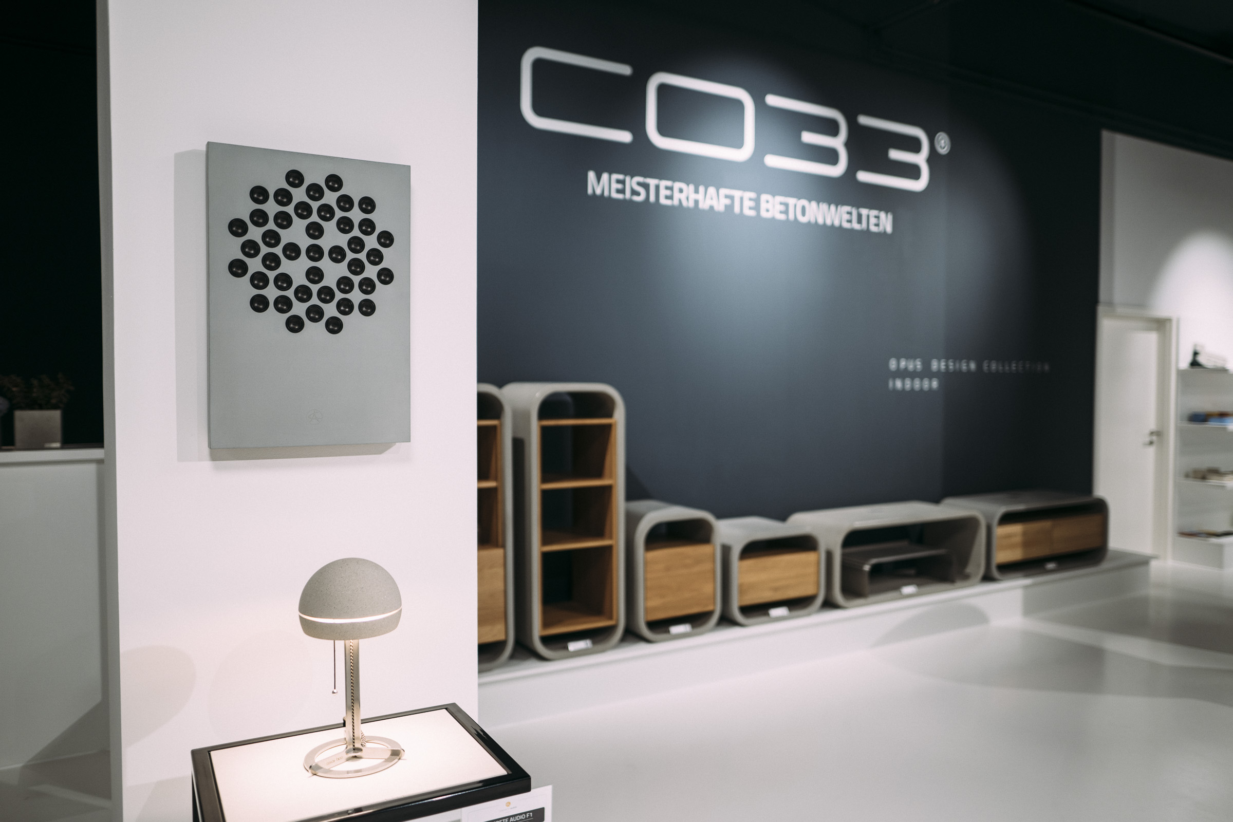 co33-store-weimar-betonmoebel-opus-kollektion