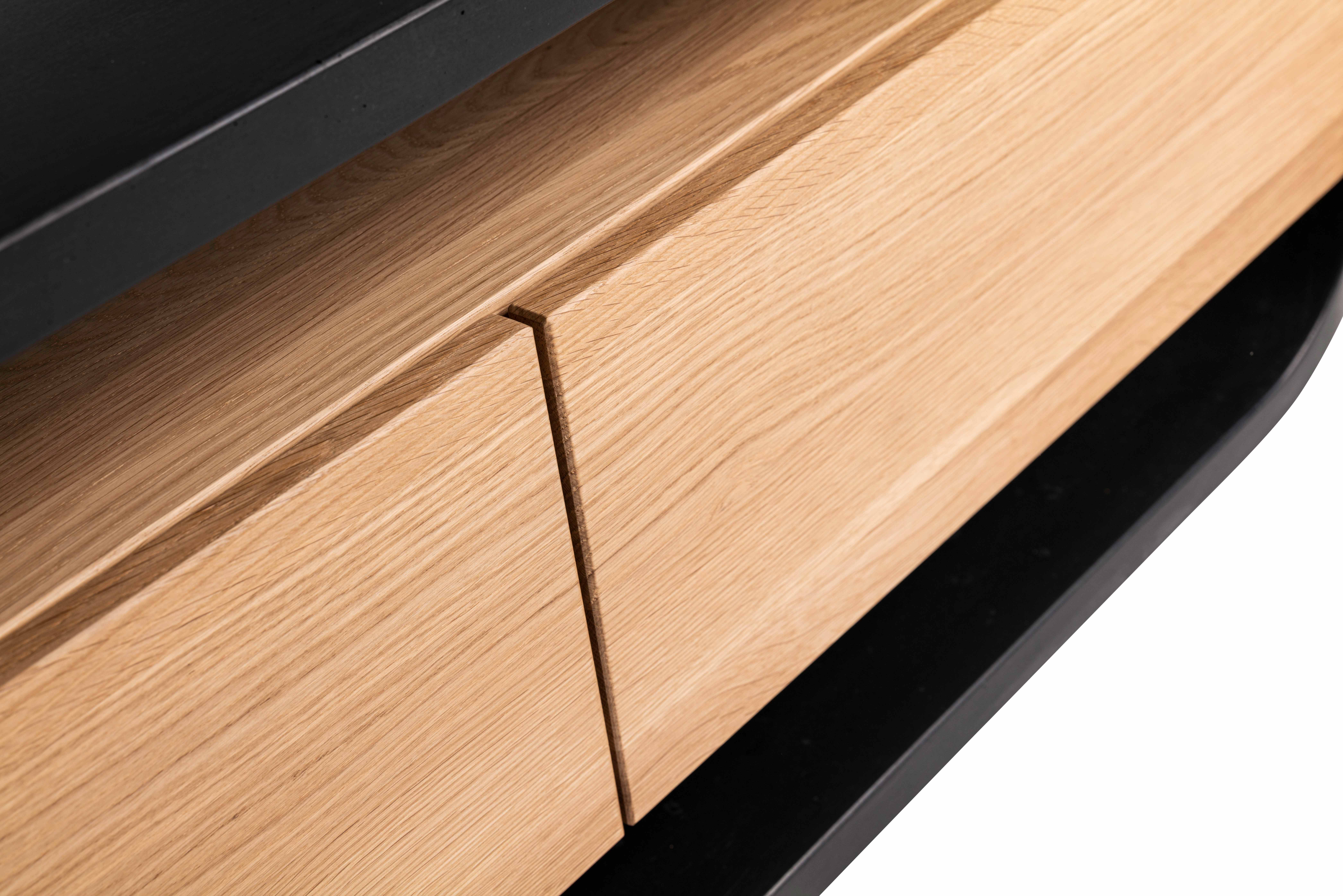 tv-lowboard-schrank-holz-echt-eiche-handgefertigt-deutschland-beton-schwarz-co33