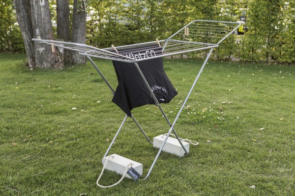 Clothes horse weight